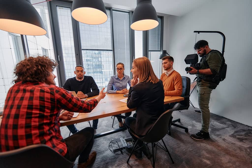 Article reportage vidéo - La synergie d’une équipe filmée en action